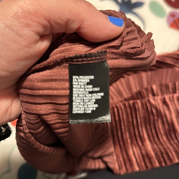 WORTHINGTON Wine Maroon Velvet Flutter Sleeve Tank - XL - Picture 7 of 7